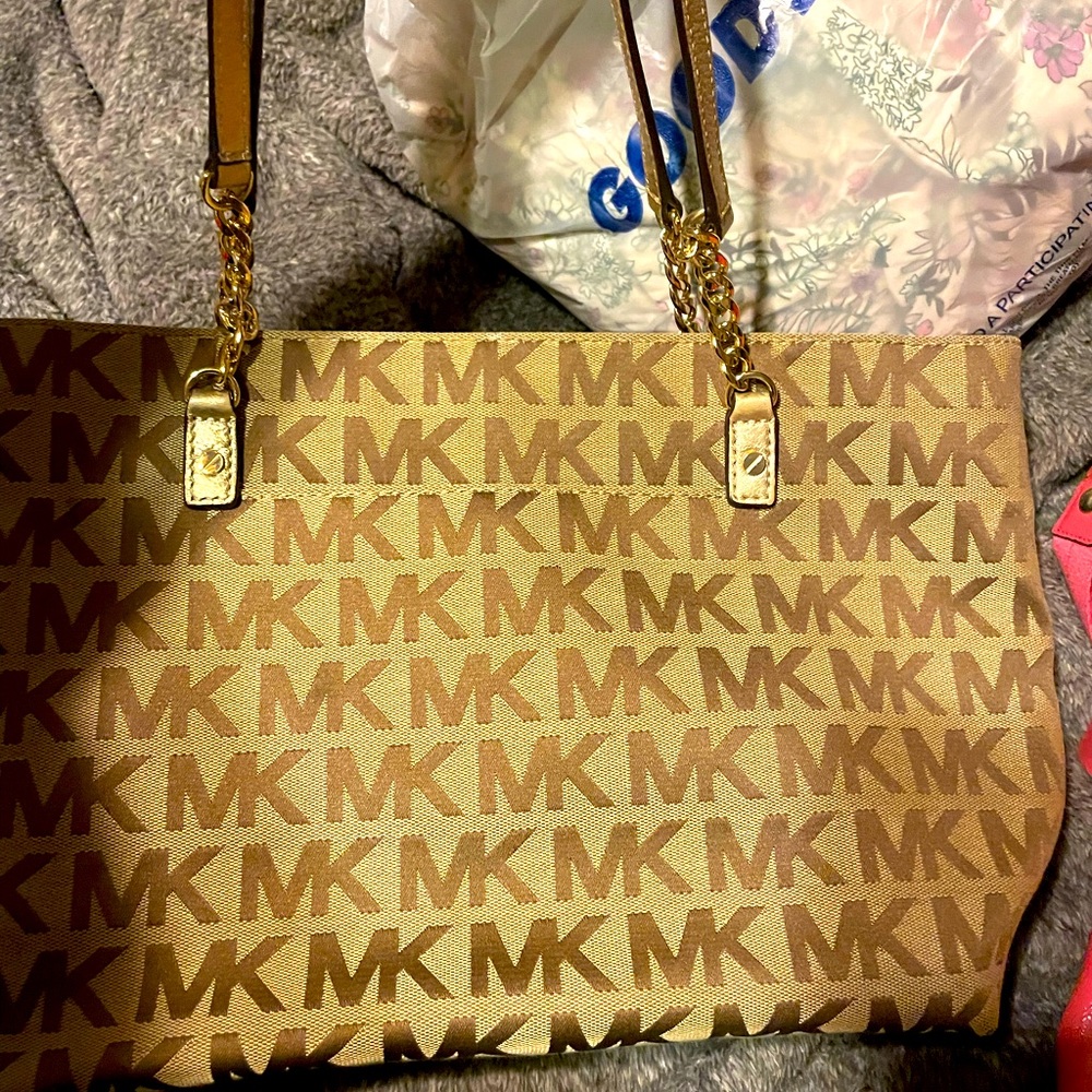 MK bag beige and Gold